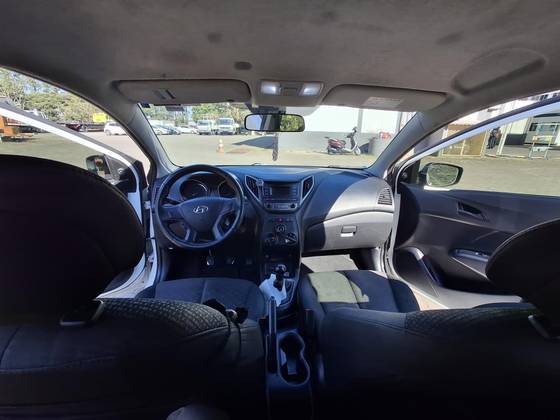 HYUNDAI HB20 1.0 COMFORT 12V FLEX 4P MANUAL HYUNDAI HB20 1.0 COMFORT 12V FLEX 4P MANUAL